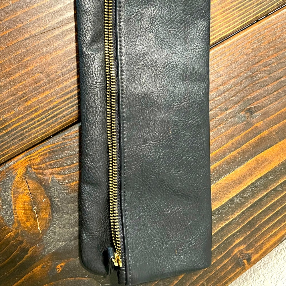Mud Pie Clutch
